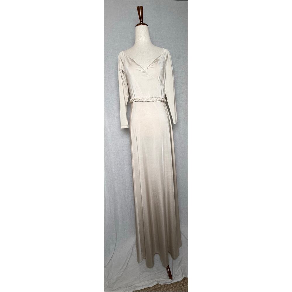 Gorgeous Alamour The Label Oyster Grecian Style Maxi Dress
Size Medium